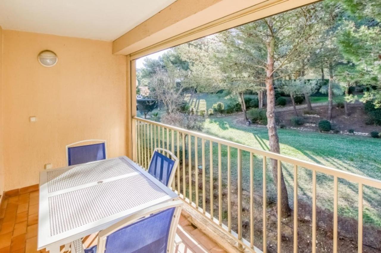 Flat With Swimming Pool Near The Beach Sanary-sur-Mer Bagian luar foto